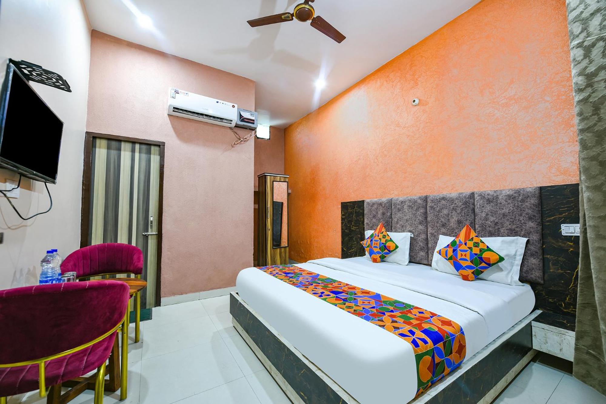 Hotel Fabexpress Galaxy Nayagaon Esterno foto