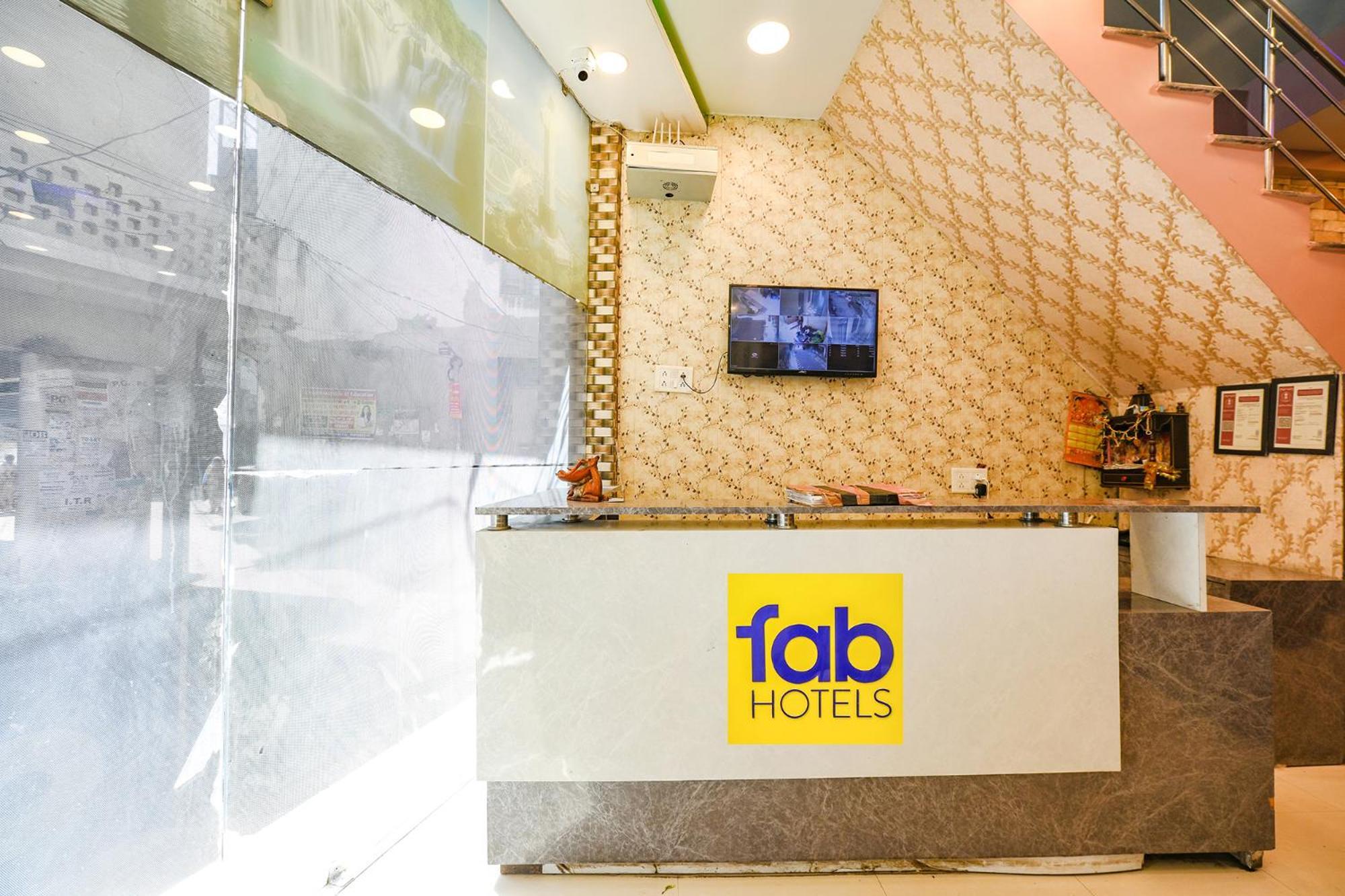 Hotel Fabexpress Galaxy Nayagaon Esterno foto