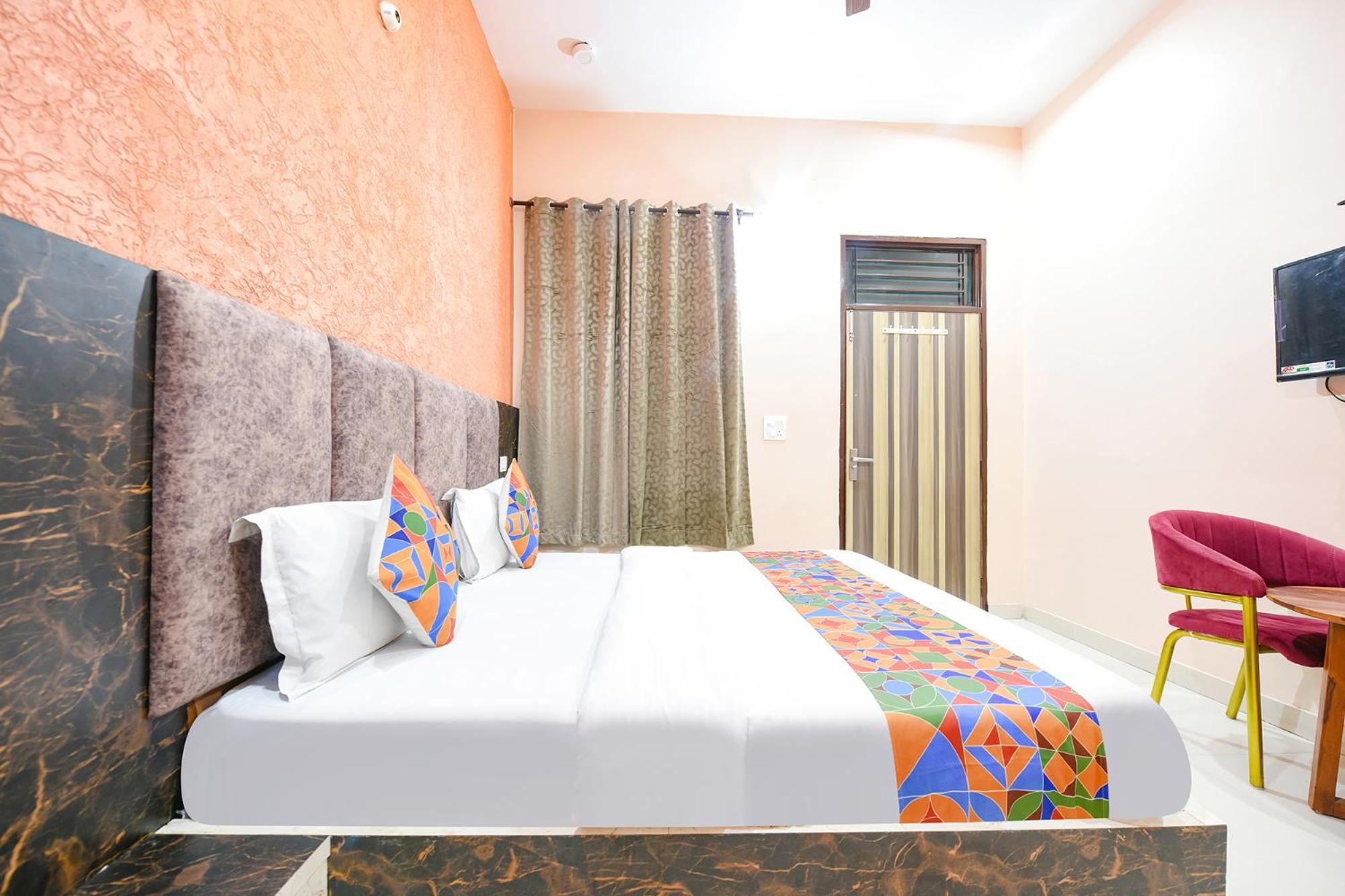 Hotel Fabexpress Galaxy Nayagaon Esterno foto