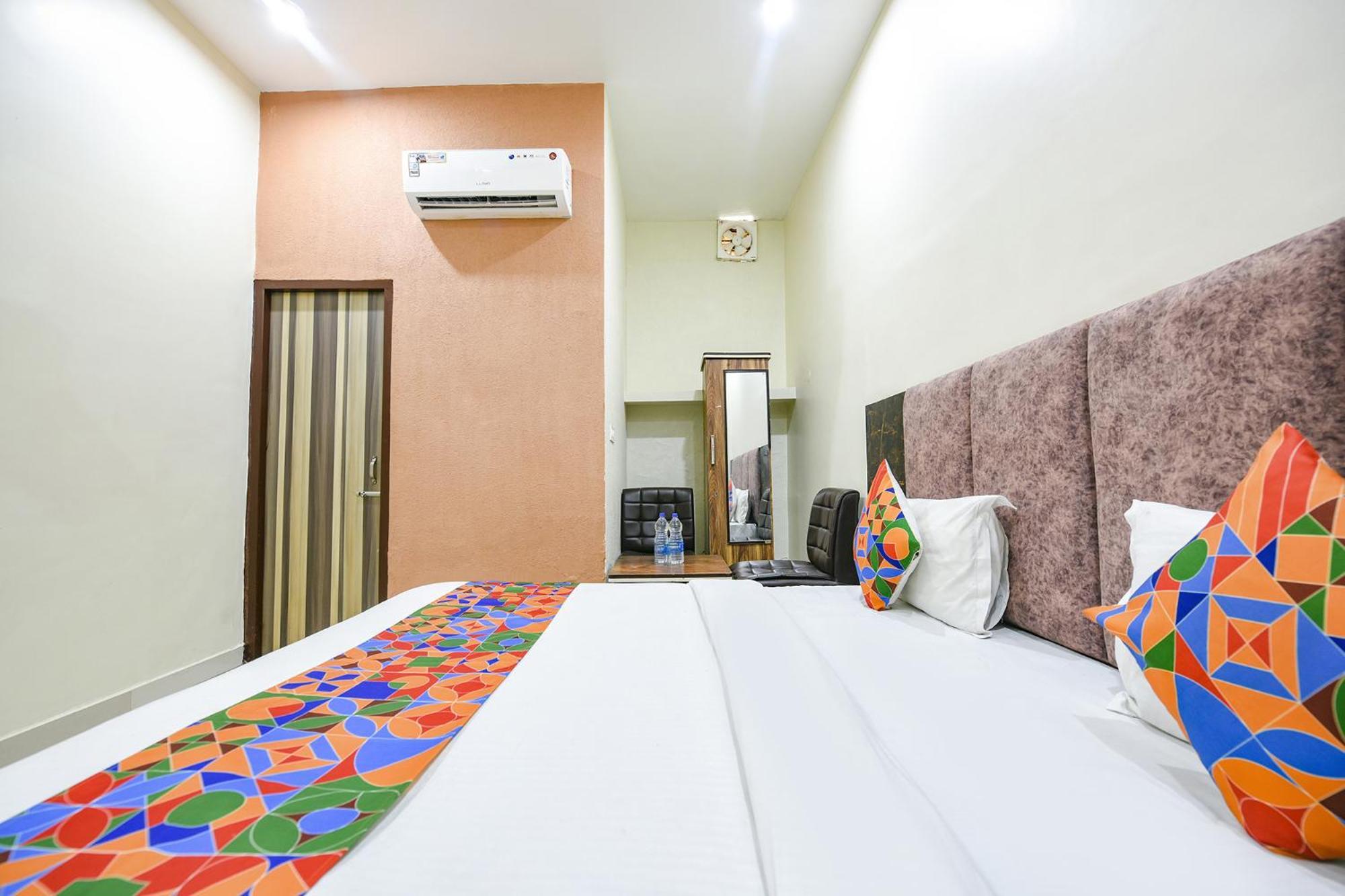 Hotel Fabexpress Galaxy Nayagaon Esterno foto