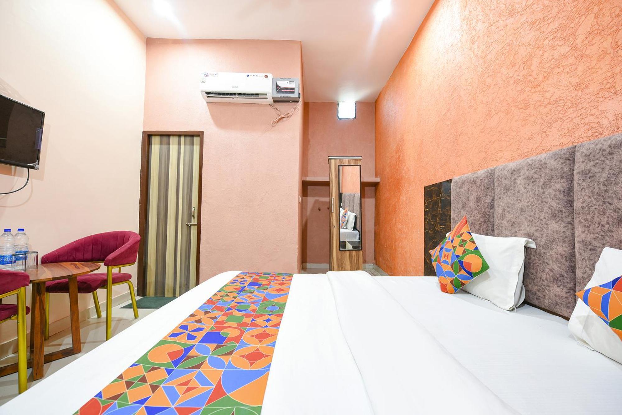 Hotel Fabexpress Galaxy Nayagaon Esterno foto